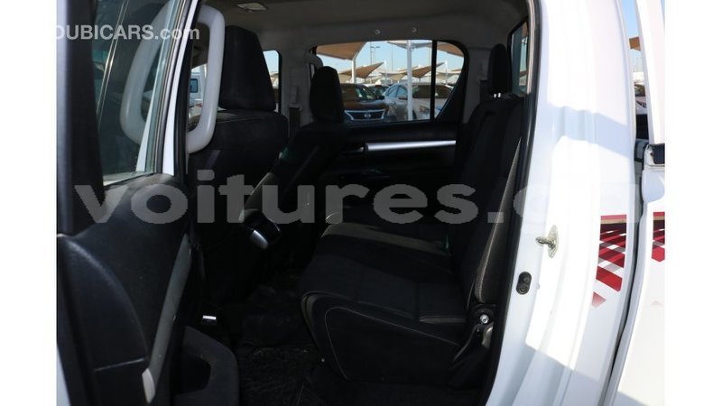 Big with watermark toyota hilux estuaire import dubai 5041