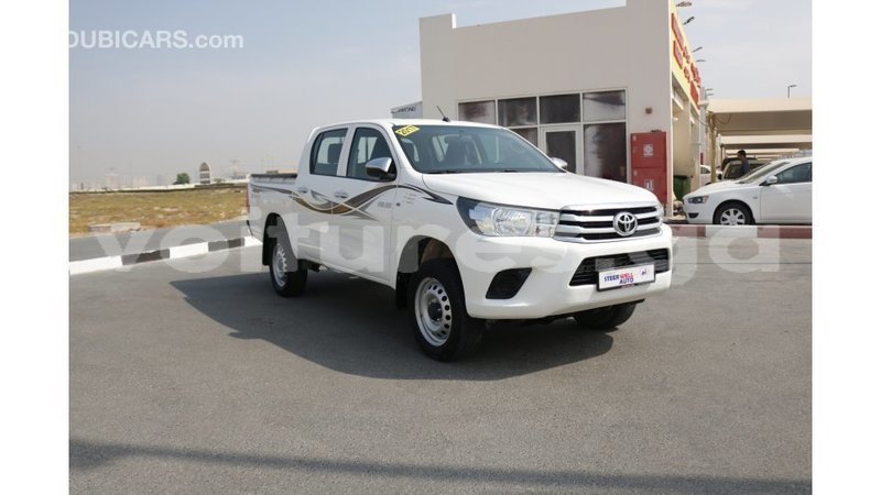 Big with watermark toyota hilux estuaire import dubai 5042