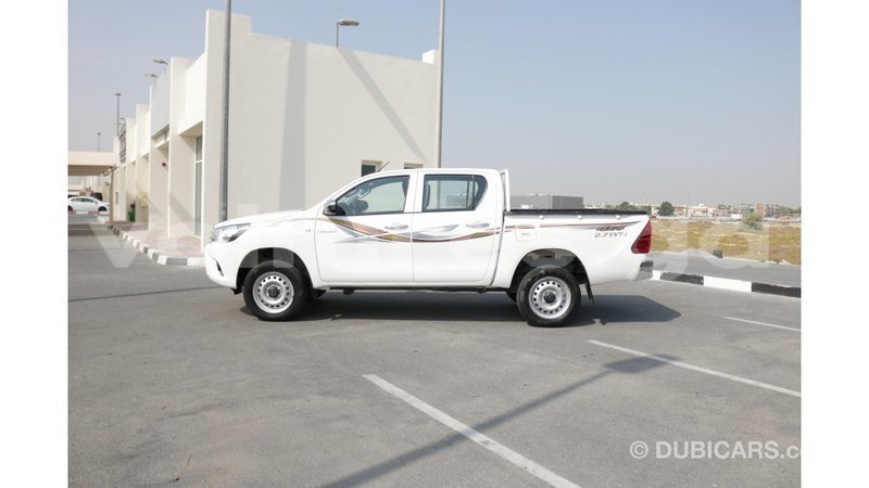 Big with watermark toyota hilux estuaire import dubai 5042