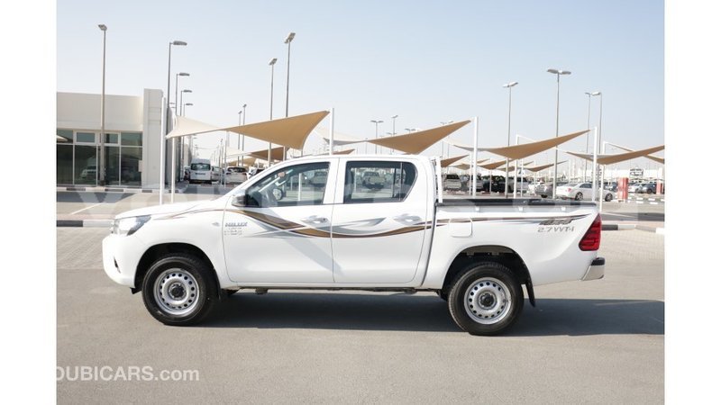 Big with watermark toyota hilux estuaire import dubai 5043