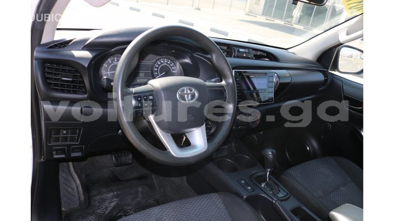 Big with watermark toyota hilux estuaire import dubai 5043