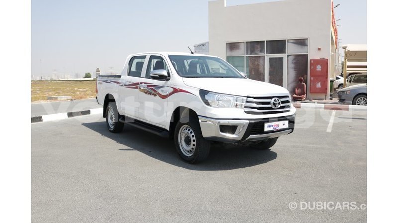 Big with watermark toyota hilux estuaire import dubai 5044