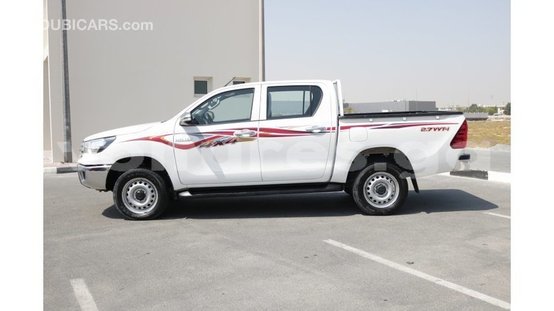 Big with watermark toyota hilux estuaire import dubai 5044