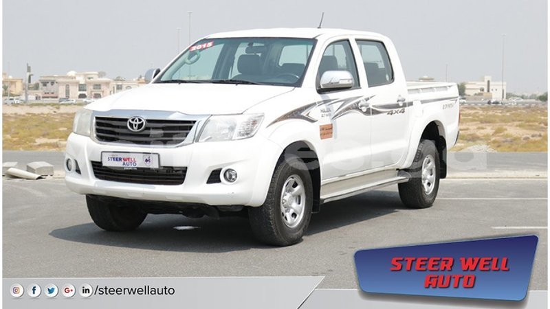 Big with watermark toyota hilux estuaire import dubai 5045