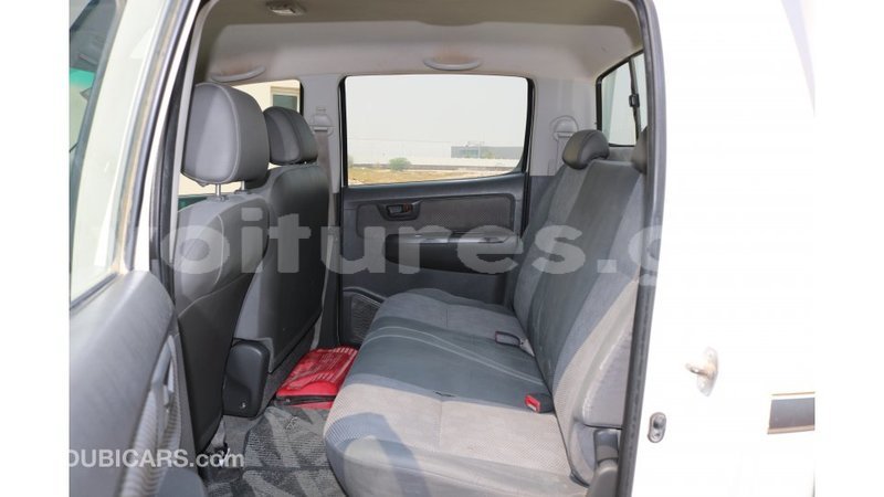 Big with watermark toyota hilux estuaire import dubai 5045