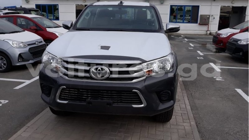 Big with watermark toyota hilux estuaire import dubai 5046