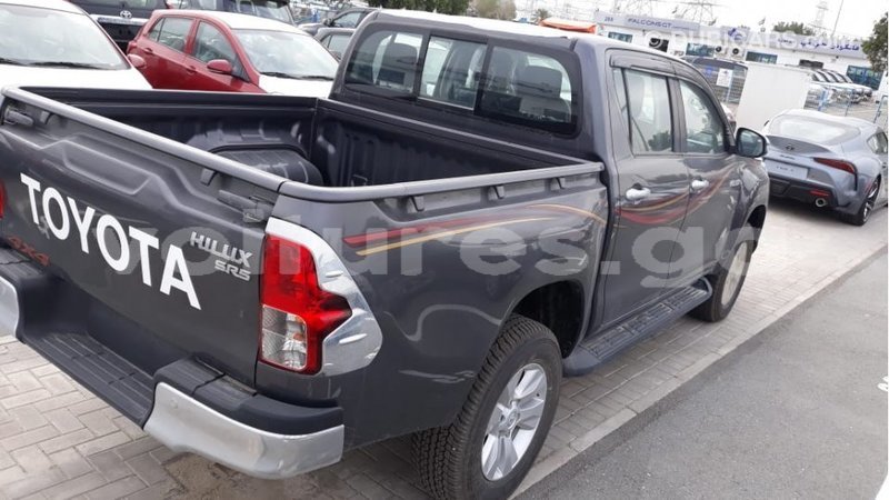 Big with watermark toyota hilux estuaire import dubai 5046