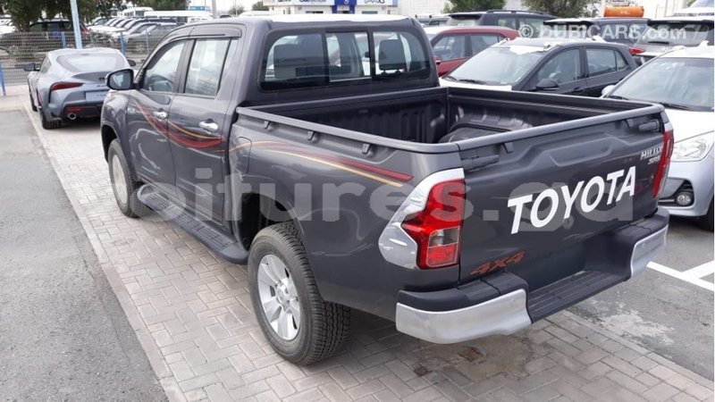 Big with watermark toyota hilux estuaire import dubai 5046