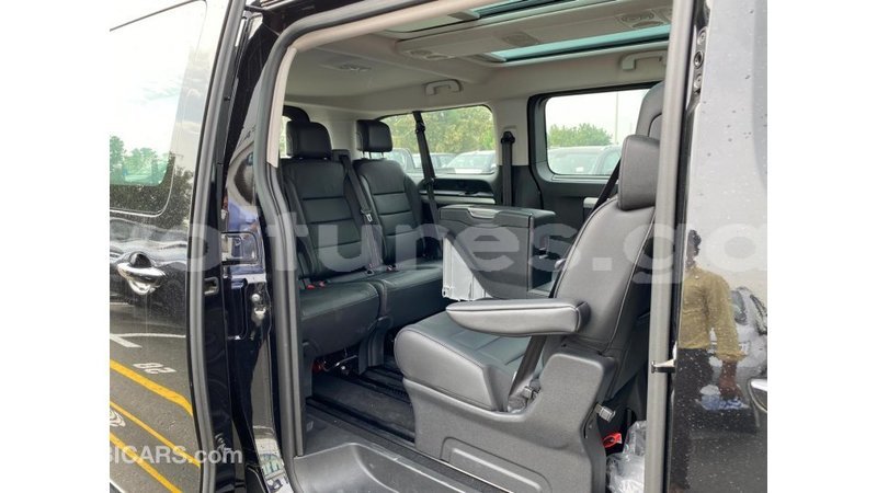 Big with watermark peugeot traveller estuaire import dubai 5047