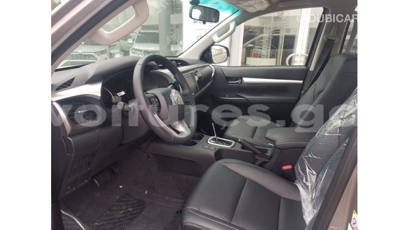 Big with watermark toyota hilux estuaire import dubai 5048