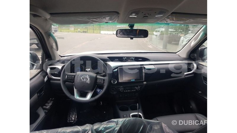 Big with watermark toyota hilux estuaire import dubai 5048