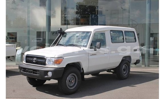Acheter Import Voiture Toyota Land Cruiser Blanc à Import - Dubai, Estuaire Acheter Import Voiture Toyota Land Cruiser Blanc à Import - Dubai, Estuaire