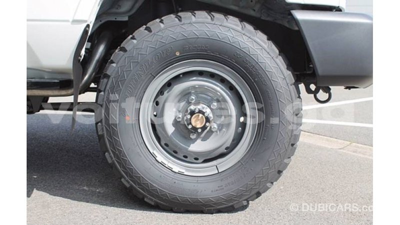 Big with watermark toyota land cruiser estuaire import dubai 5051