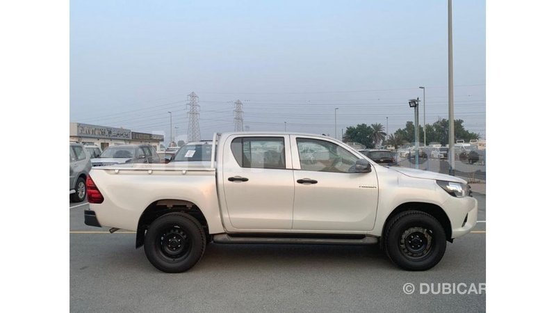 Big with watermark toyota hilux estuaire import dubai 5053