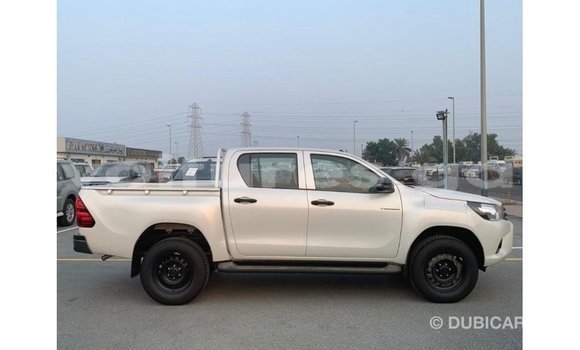 Acheter Import Voiture Toyota Hilux Blanc à Import - Dubai, Estuaire Acheter Import Voiture Toyota Hilux Blanc à Import - Dubai, Estuaire