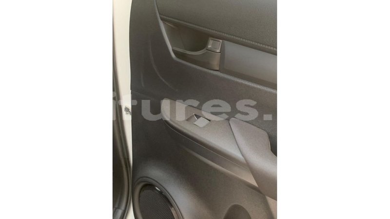 Big with watermark toyota hilux estuaire import dubai 5053