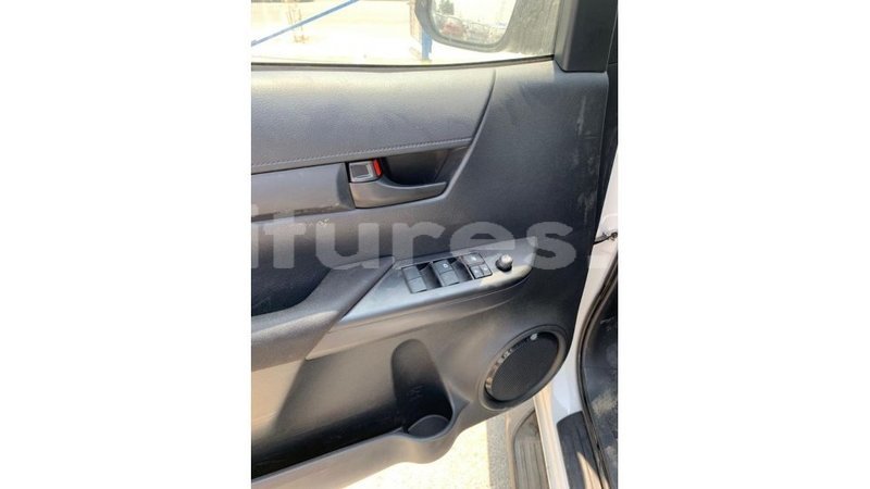 Big with watermark toyota hilux estuaire import dubai 5053