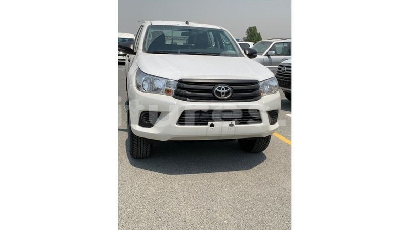 Big with watermark toyota hilux estuaire import dubai 5053