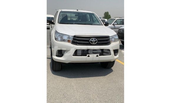 Acheter Import Voiture Toyota Hilux Blanc à Import - Dubai, Estuaire Acheter Import Voiture Toyota Hilux Blanc à Import - Dubai, Estuaire