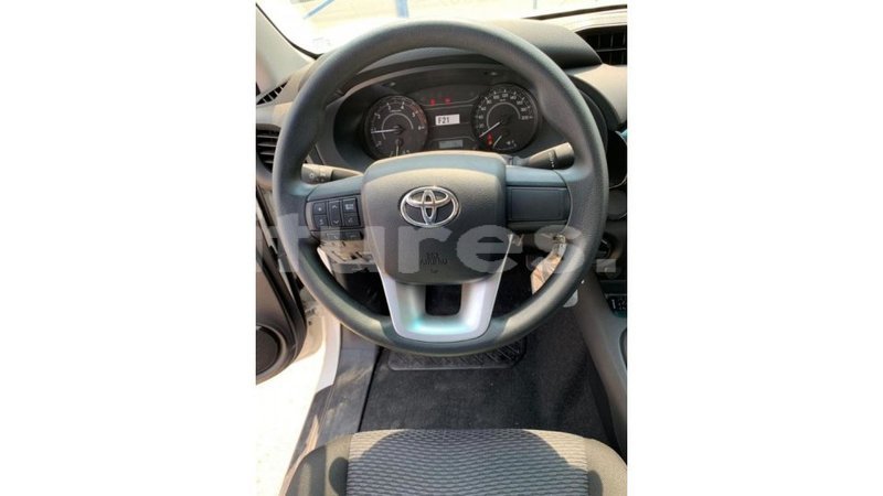 Big with watermark toyota hilux estuaire import dubai 5053