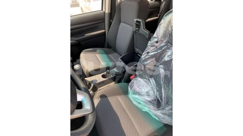 Big with watermark toyota hilux estuaire import dubai 5053