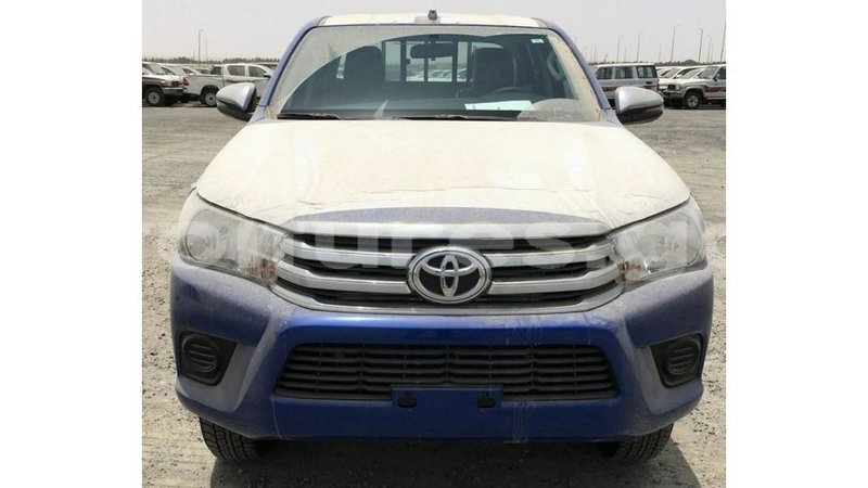 Big with watermark toyota hilux estuaire import dubai 5055