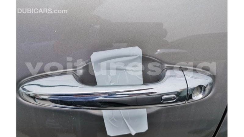 Big with watermark toyota hilux estuaire import dubai 5057