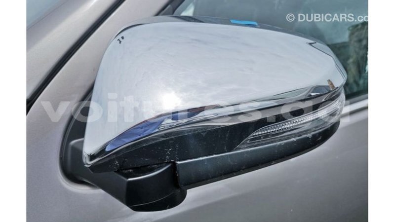 Big with watermark toyota hilux estuaire import dubai 5057