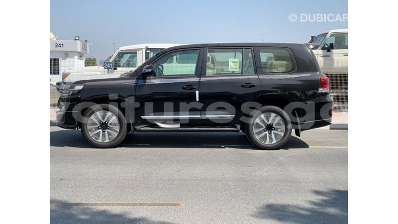 Big with watermark toyota land cruiser estuaire import dubai 5058