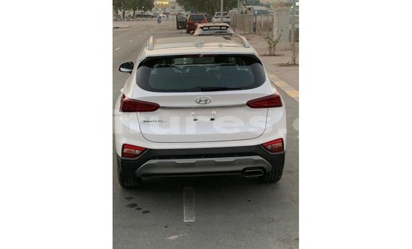 Acheter Import Voiture Hyundai Santa Fe Blanc à Import - Dubai, Estuaire Acheter Import Voiture Hyundai Santa Fe Blanc à Import - Dubai, Estuaire