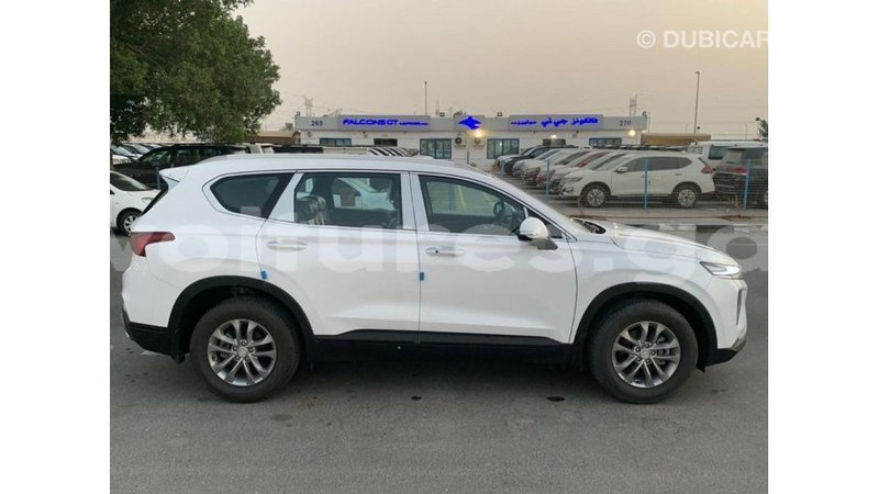 Big with watermark hyundai santa fe estuaire import dubai 5062