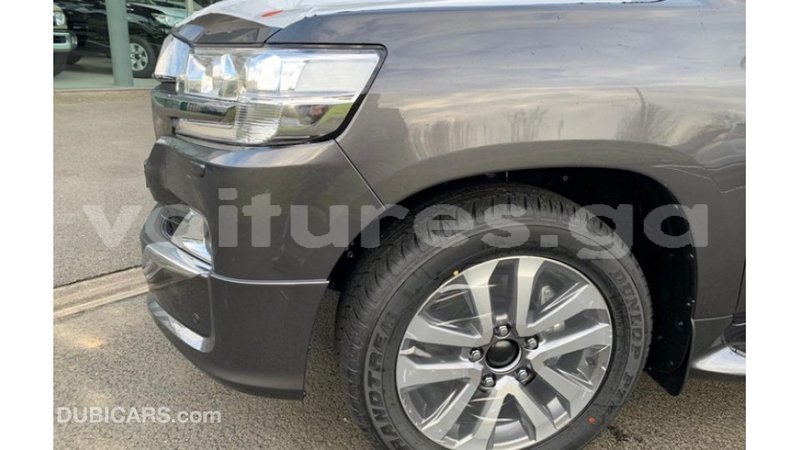 Big with watermark toyota land cruiser estuaire import dubai 5063