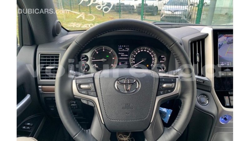 Big with watermark toyota land cruiser estuaire import dubai 5063