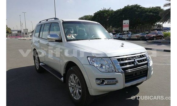 Acheter Import Voiture Mitsubishi Pajero Blanc à Import - Dubai, Estuaire Acheter Import Voiture Mitsubishi Pajero Blanc à Import - Dubai, Estuaire