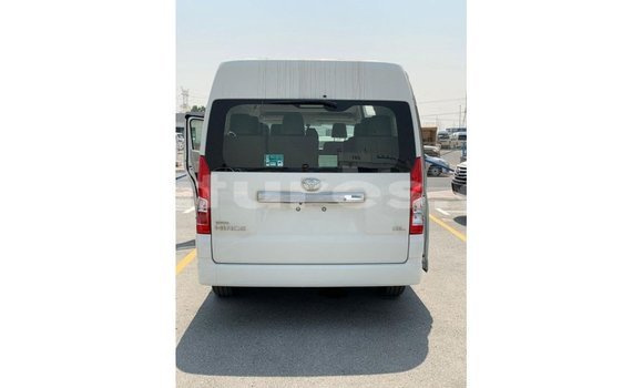 Acheter Import Voiture Toyota Hiace Blanc à Import - Dubai, Estuaire Acheter Import Voiture Toyota Hiace Blanc à Import - Dubai, Estuaire