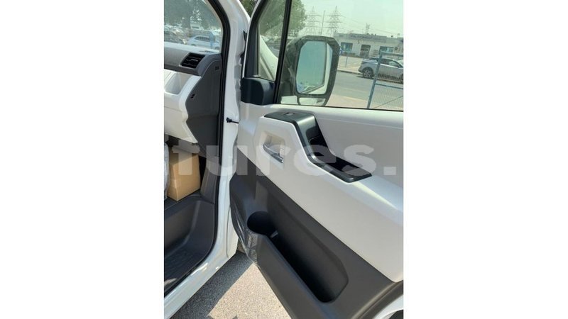 Big with watermark toyota hiace estuaire import dubai 5067