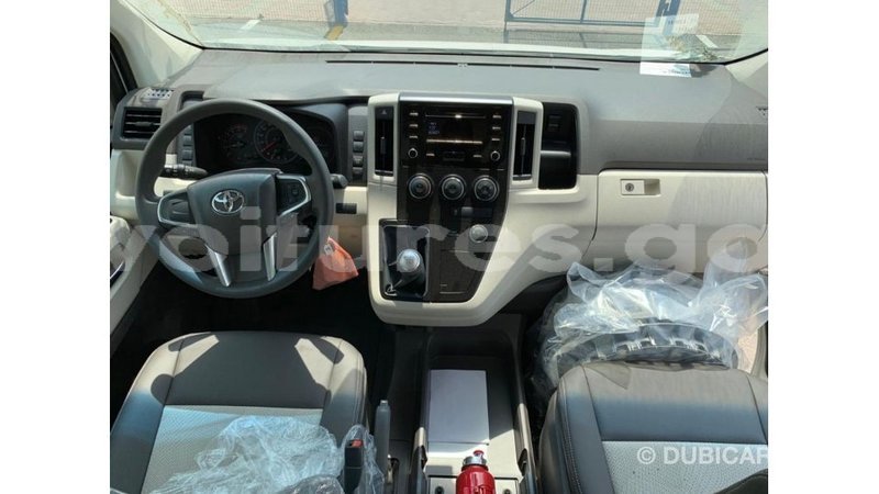 Big with watermark toyota hiace estuaire import dubai 5067