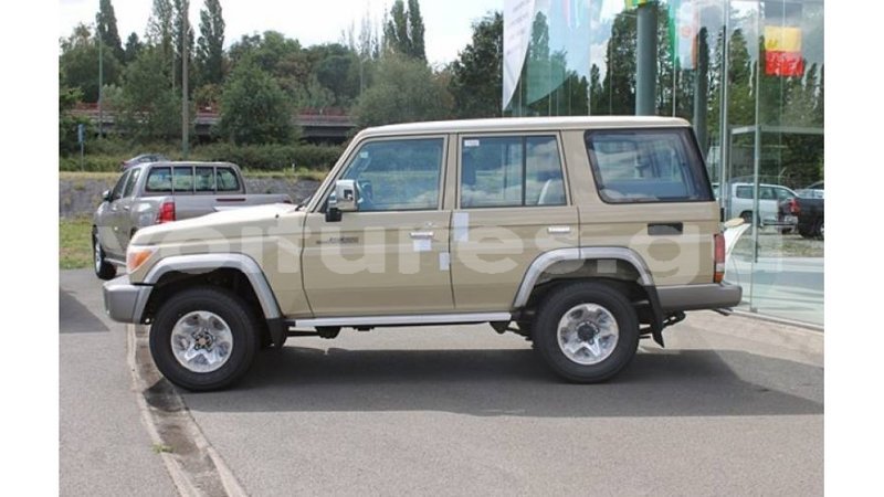 Big with watermark toyota land cruiser estuaire import dubai 5068