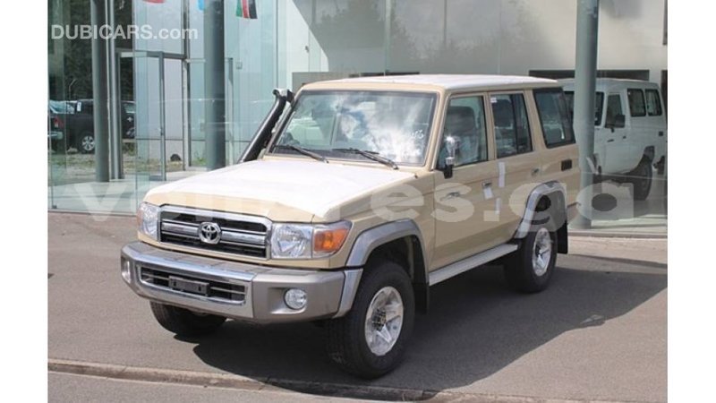 Big with watermark toyota land cruiser estuaire import dubai 5068