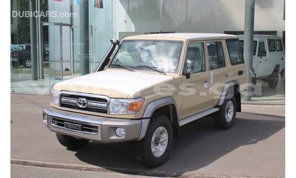 Acheter Import Voiture Toyota Land Cruiser Beige à Import - Dubai, Estuaire Acheter Import Voiture Toyota Land Cruiser Beige à Import - Dubai, Estuaire