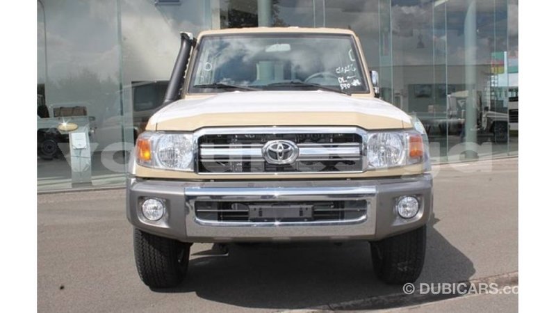 Big with watermark toyota land cruiser estuaire import dubai 5068