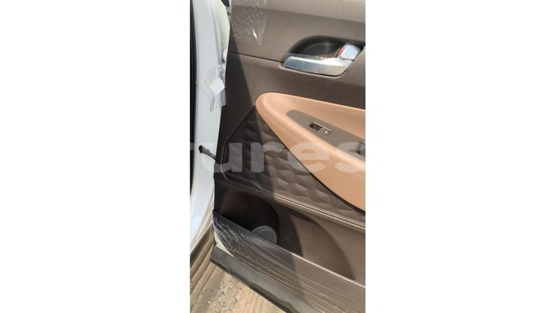 Big with watermark hyundai santa fe estuaire import dubai 5069