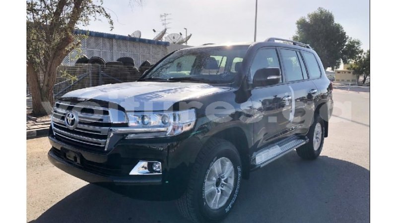 Big with watermark toyota land cruiser estuaire import dubai 5071