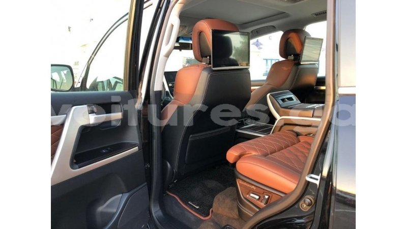 Big with watermark toyota land cruiser estuaire import dubai 5072