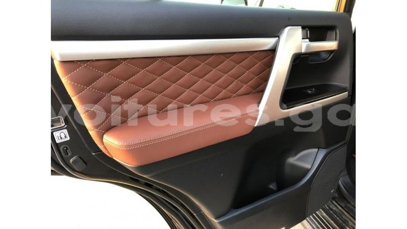 Big with watermark toyota land cruiser estuaire import dubai 5072