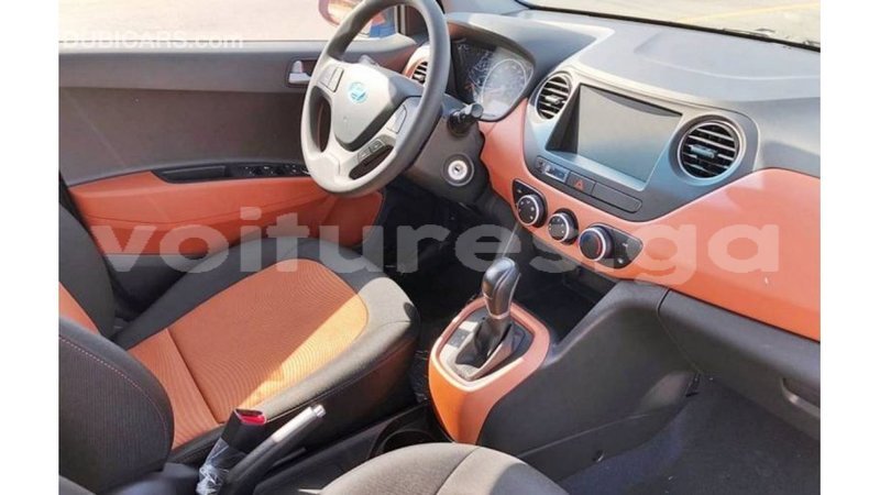 Big with watermark hyundai i10 estuaire import dubai 5073