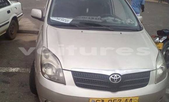 Sayi Na hannu Toyota Corolla Azurfa Mota in Libreville a estuary Sayi Na hannu Toyota Corolla Azurfa Mota in Libreville a estuary