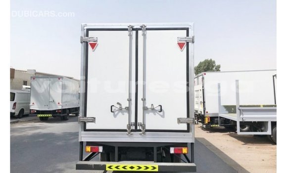 Acheter Import Utilitaire Hino 300 Series Blanc à Import - Dubai, Estuaire Acheter Import Utilitaire Hino 300 Series Blanc à Import - Dubai, Estuaire