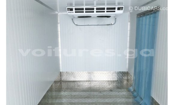 Acheter Import Utilitaire Hino 300 Series Blanc à Import - Dubai, Estuaire Acheter Import Utilitaire Hino 300 Series Blanc à Import - Dubai, Estuaire