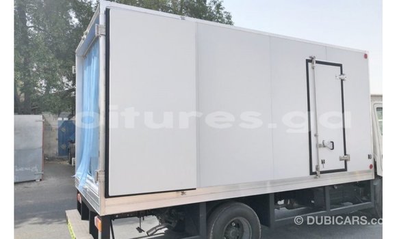 Acheter Import Utilitaire Hino 300 Series Blanc à Import - Dubai, Estuaire Acheter Import Utilitaire Hino 300 Series Blanc à Import - Dubai, Estuaire